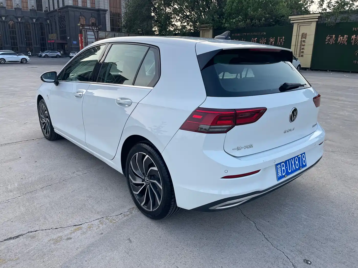 Volkswagen Golf 2023 Facelift 280TSI DSG Pro фото 2