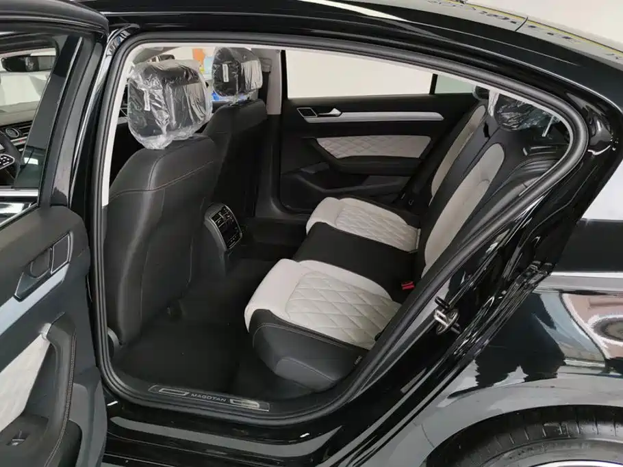 Volkswagen Magotan 2025 2025 Facelift Public Edition 330TSI DSG Luxury