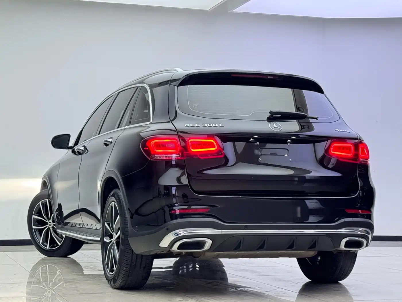 MERCEDES-BENZ GLC