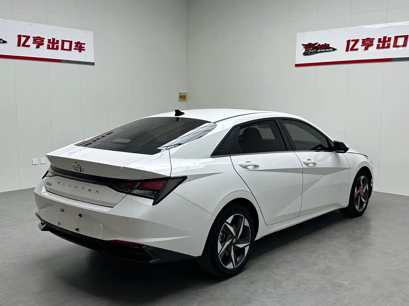 Hyundai Elantra 2023 1.5L CVT GLX Elite Edition фото 16