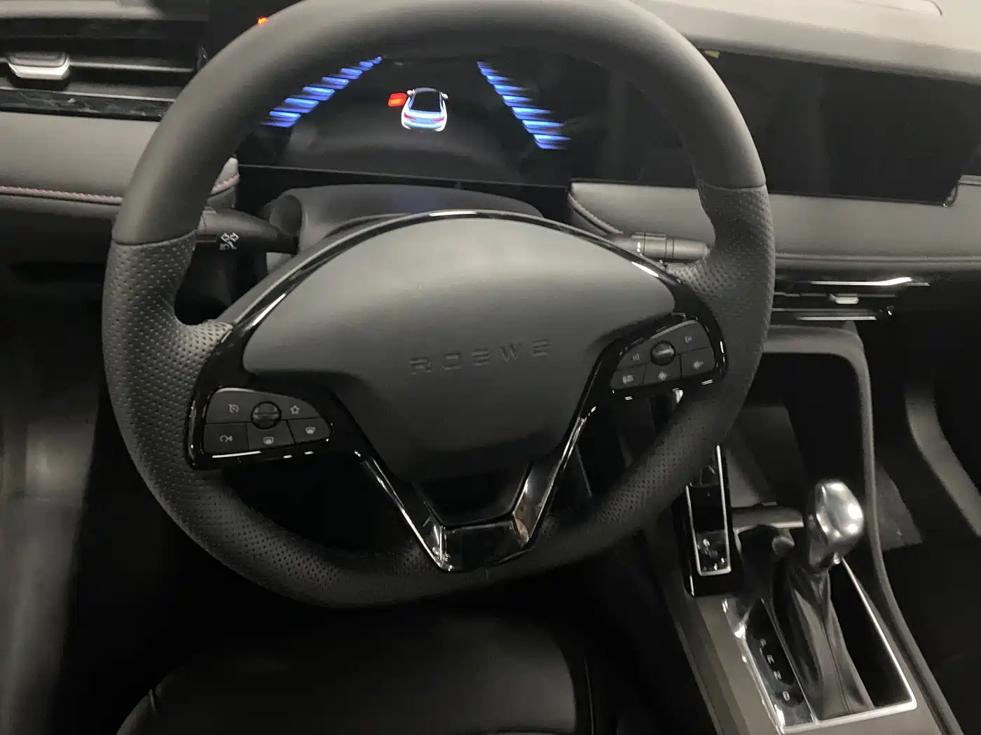 Фото 5 - Roewe i5