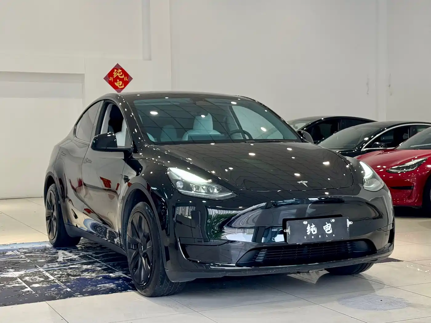 TESLA MODEL Y