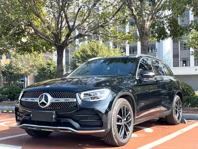 MERCEDES-BENZ GLC