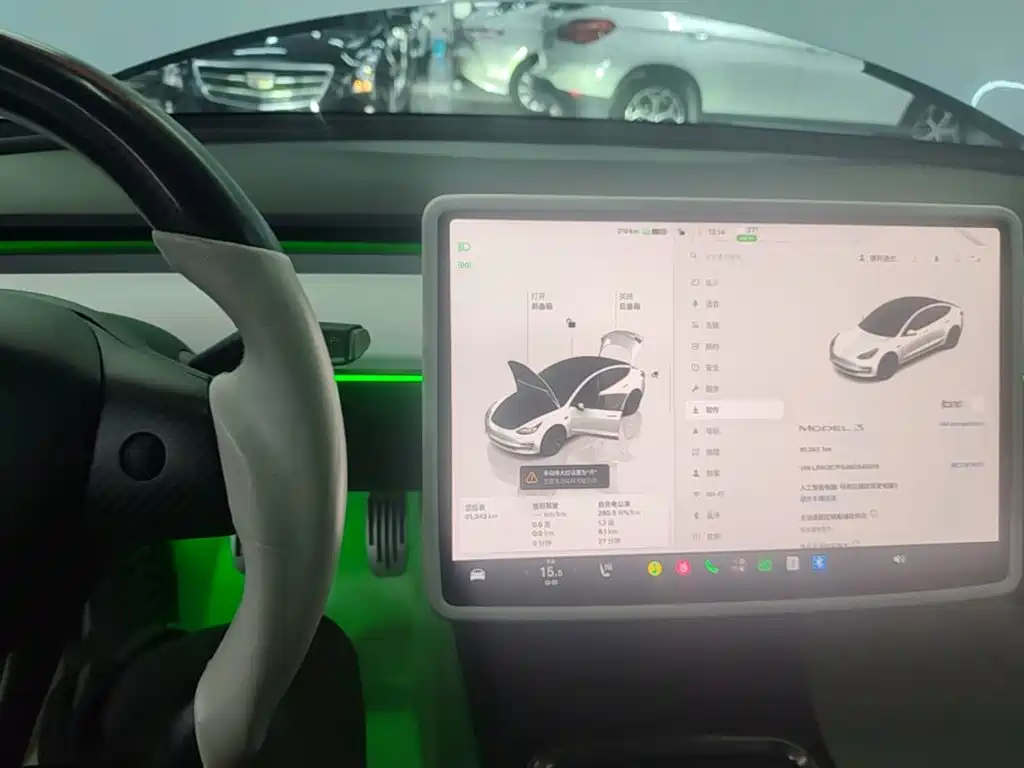 Фото 13 - Tesla Model 3