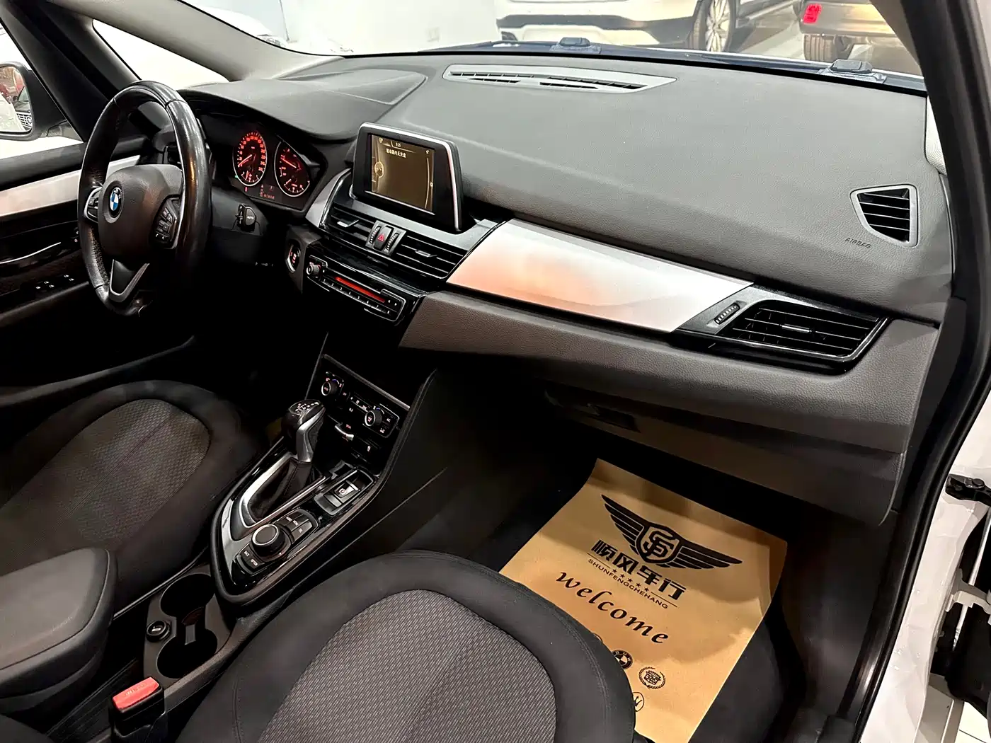 BMW 2 Series Gran Tourer 2015 218i Leading фото 25