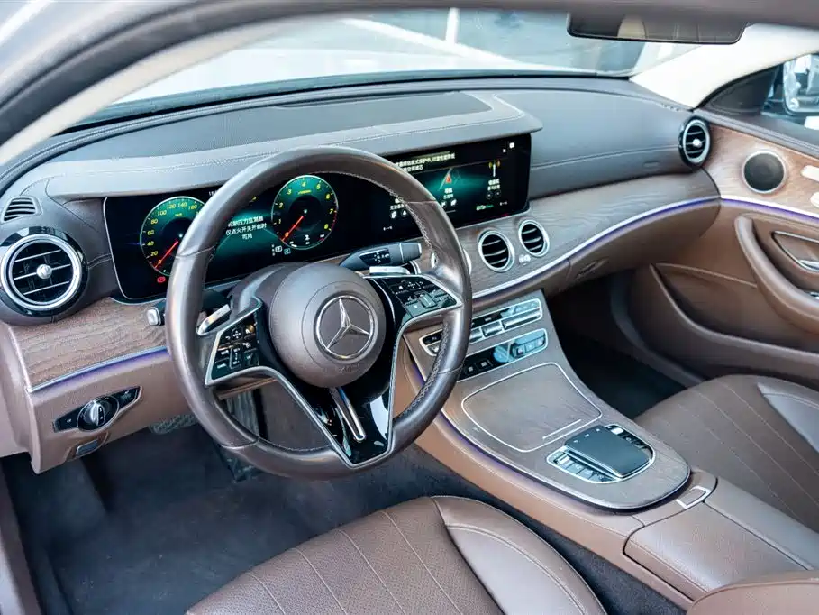Mercedes-Benz E-Class 2023 E 300 L Fashion фото 8
