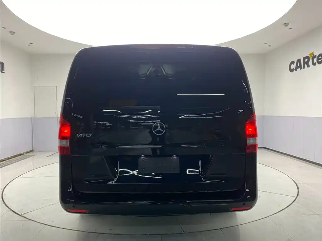 Mercedes-Benz Vito 2023 2.0T Business 7-Seater фото 7