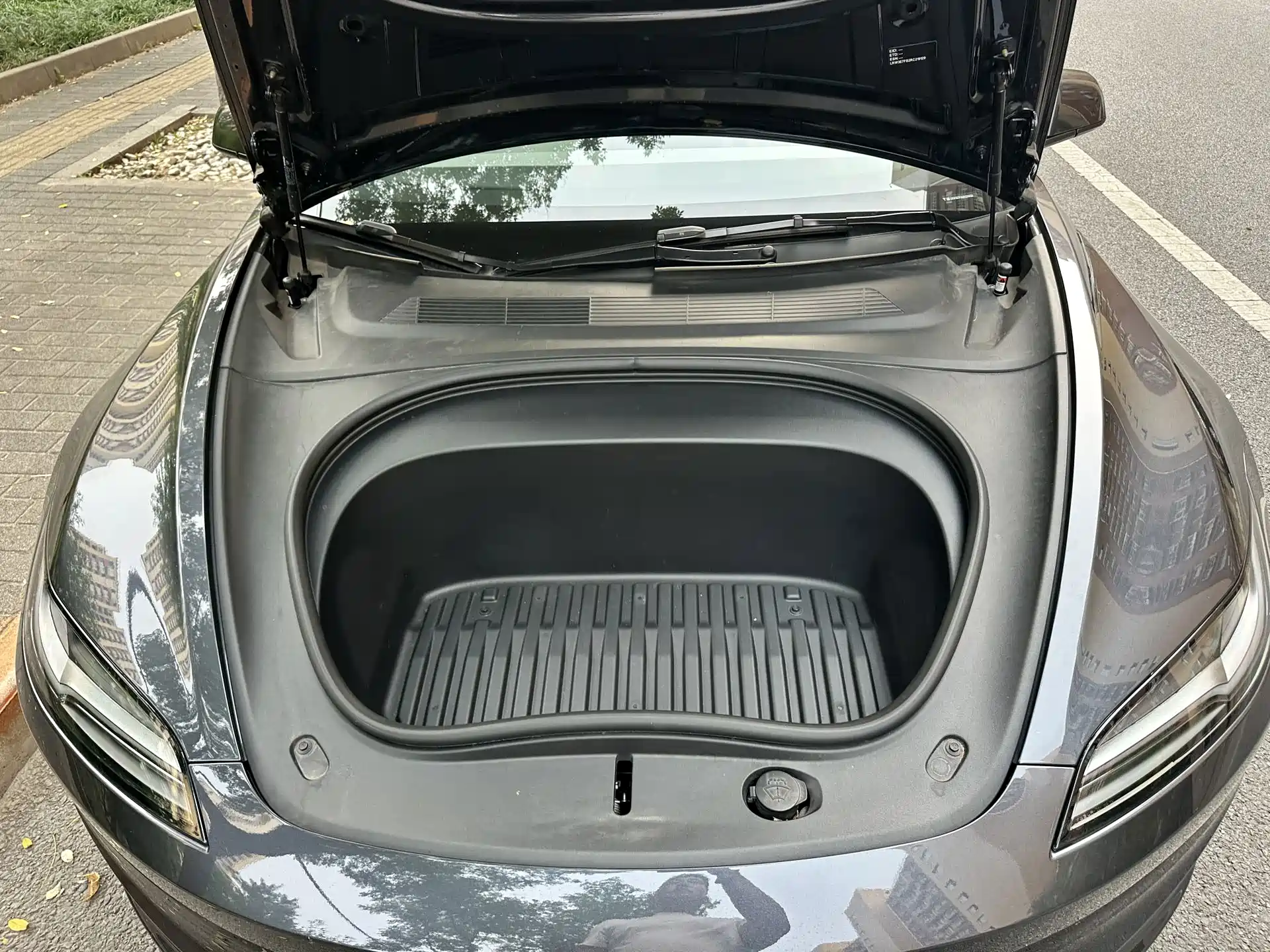 Фото 10 - Tesla Model 3