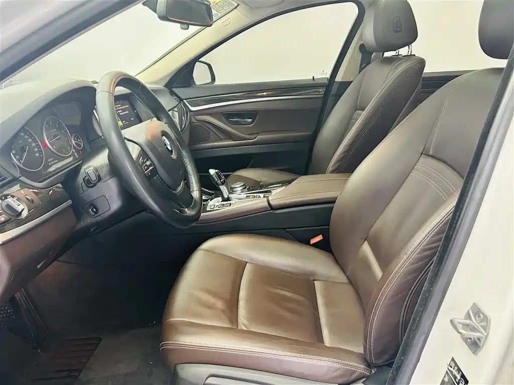 BMW 5 Series 2014 525Li Luxury Design Package фото 19