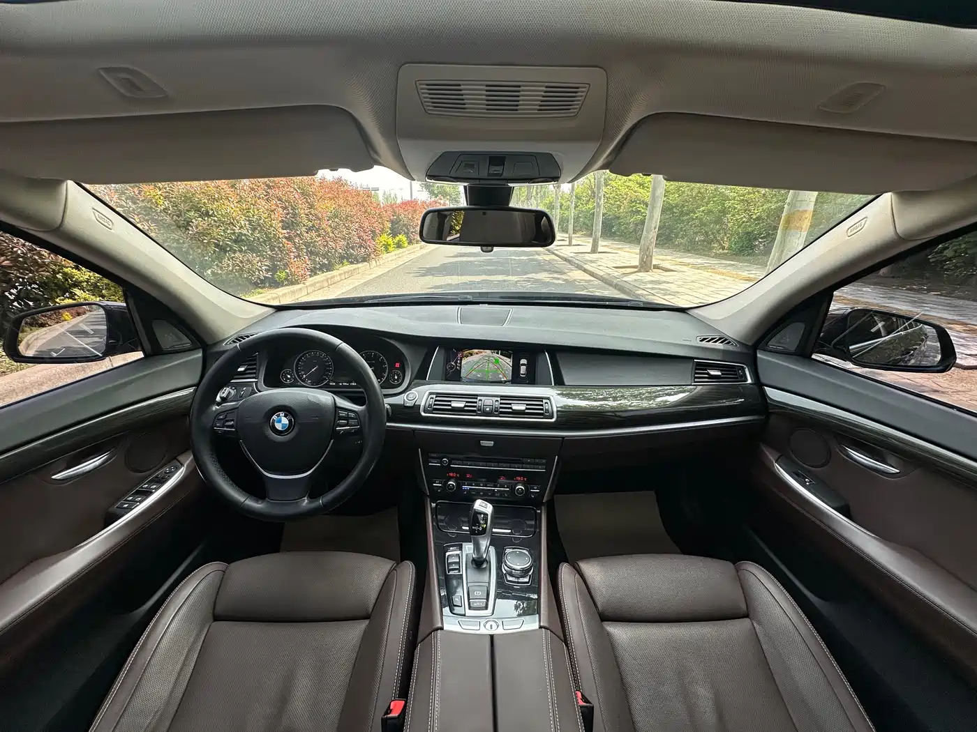 BMW 5 Series GT 2014 528i Luxury фото 9