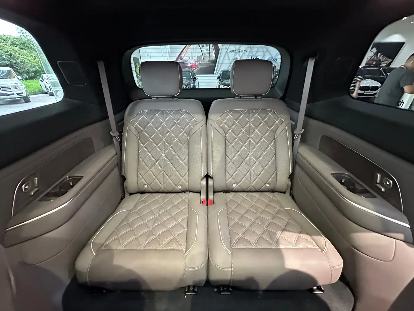 NIO ES8 2026 2025 Model 6-Seat Executive Luxury Edition