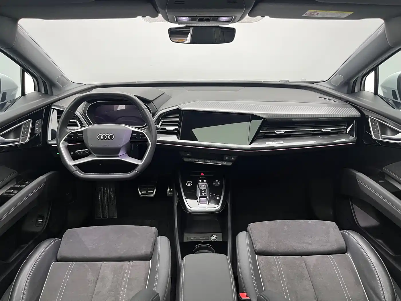 Audi Q4 e-tron 2022 50 e-tron quattro Innovation Edition фото 19