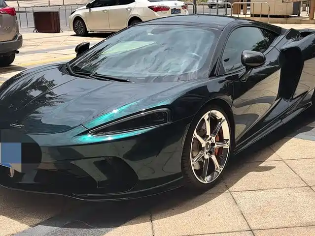 mclaren gt