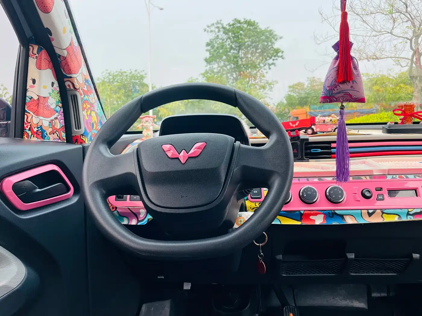 WULING AUTOMOBILE HONGGUANG MINIEV