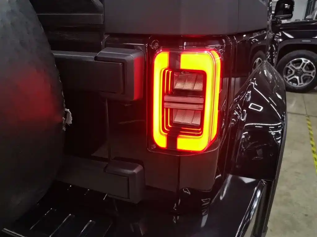 BAIC ORV Beijing Offroad BJ40 2023 2.0T Auto 4WD Urban Hunter Knight Edition фото 8