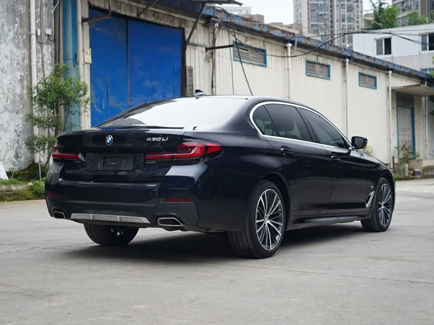 BMW 5 Series 2023 Facelift 530Li Leading M Sport Package фото 11