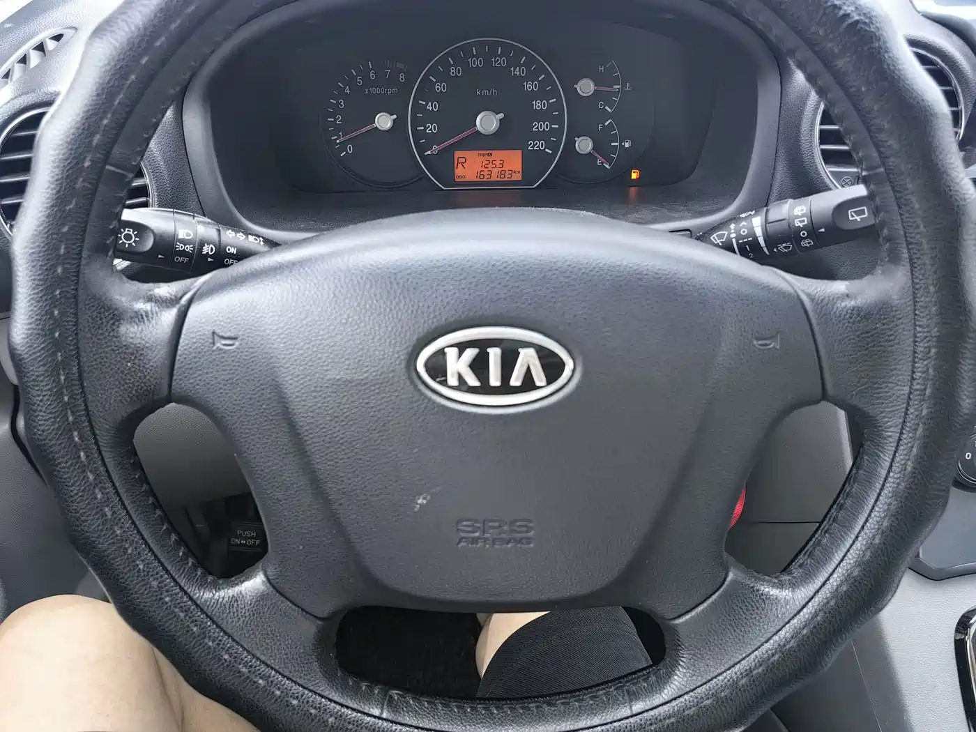 Kia Carens 2012 2011 2.0L 5-seat Automatic Comfort