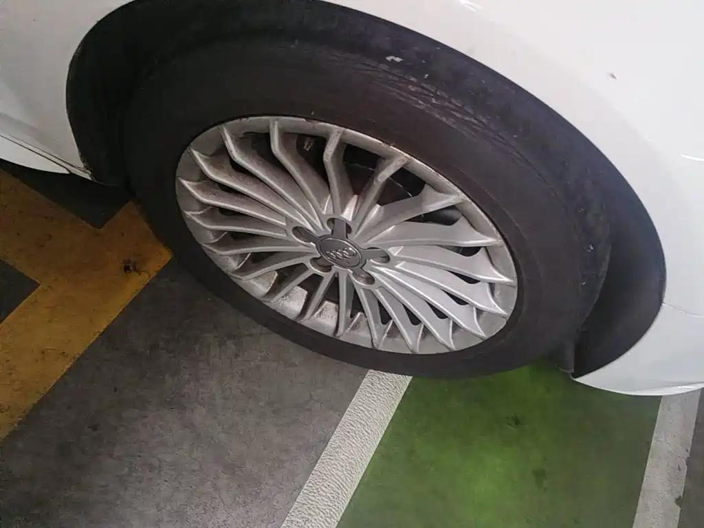 Фото 6 - Audi A4L