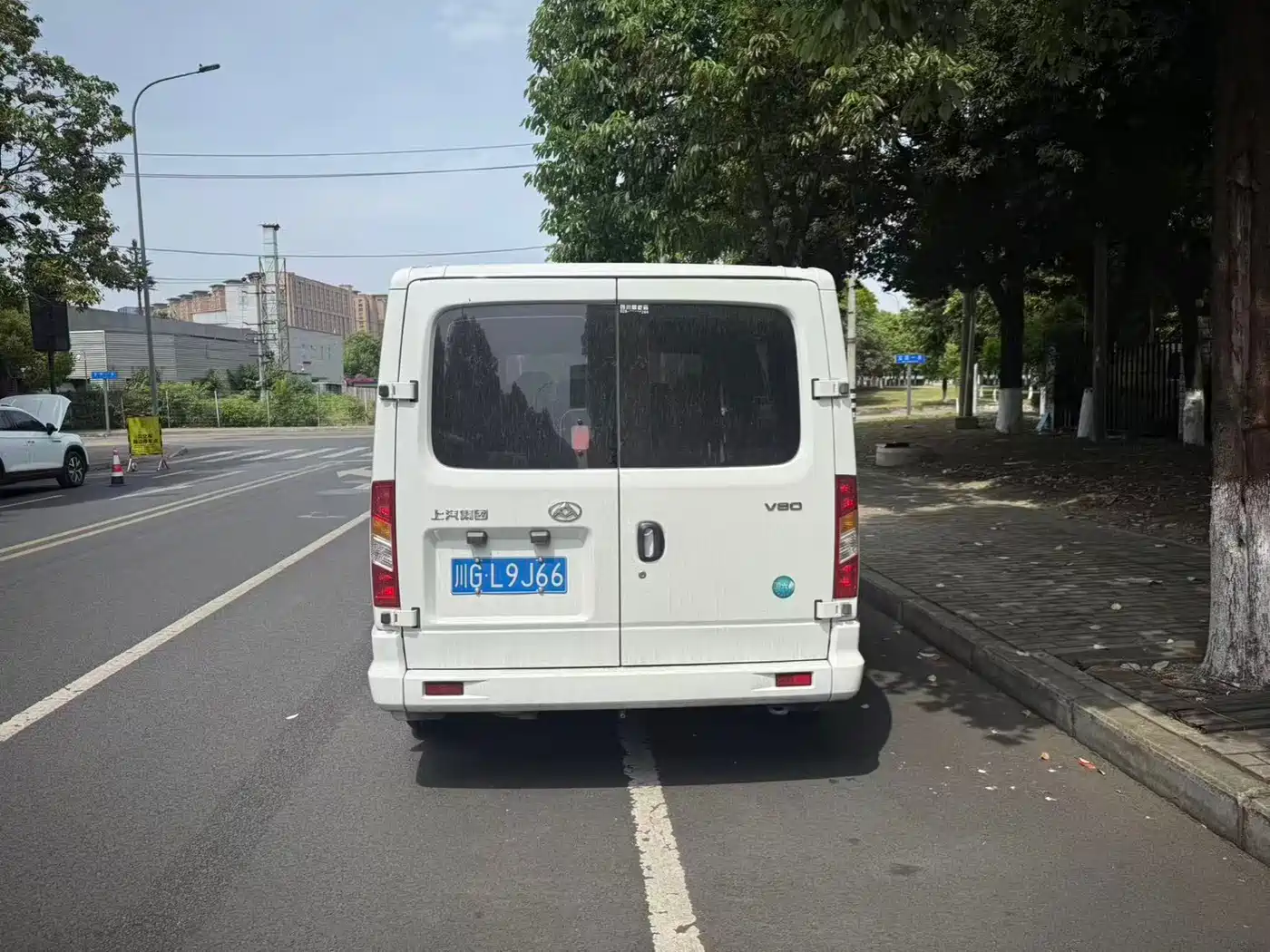 SAIC Maxus Xintu V80 2024 Model Year Aoyunton Value Edition 6MT Short Wheelbase Ultra Low Roof 127Ps 5/6-Seater фото 3