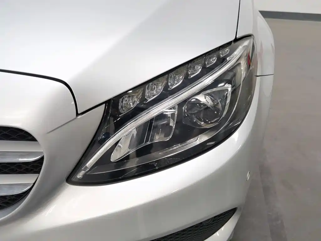 Фото 7 - Mercedes-Benz C-Class