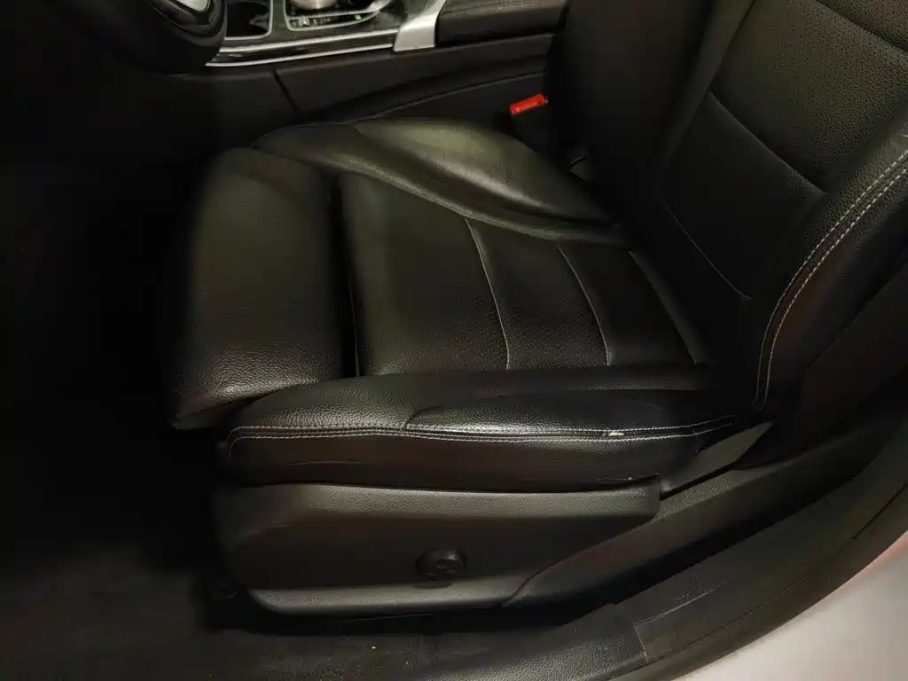 Фото 20 - Mercedes-Benz C-Class