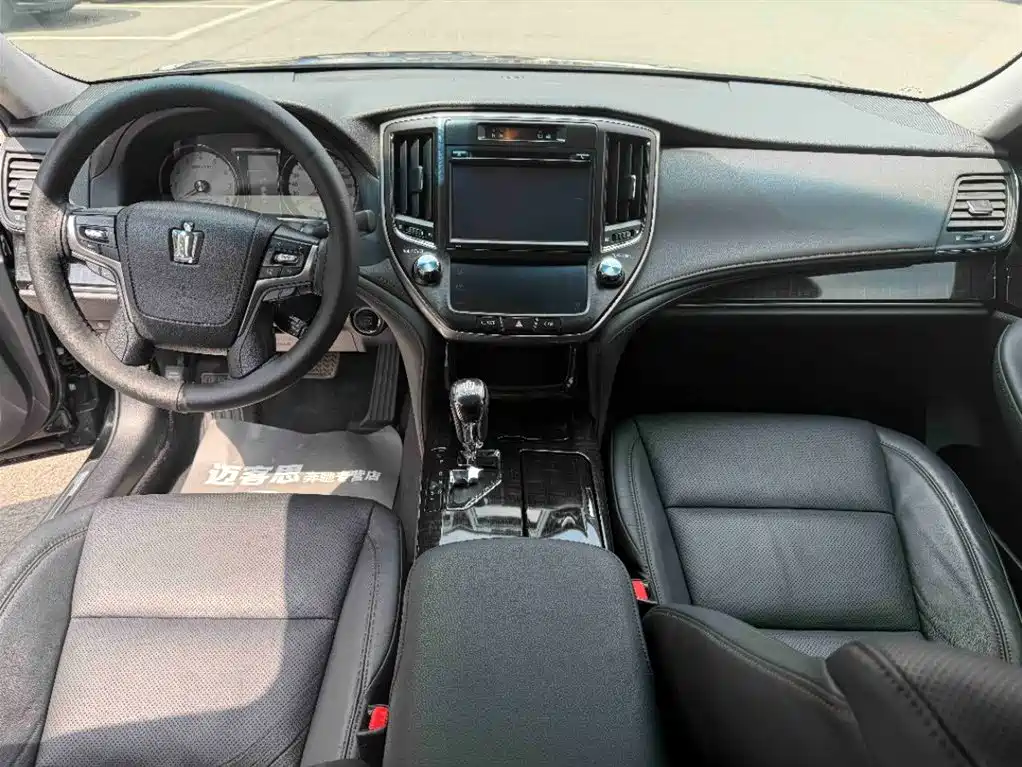 Toyota Crown 2015 2.0T Fashion фото 5