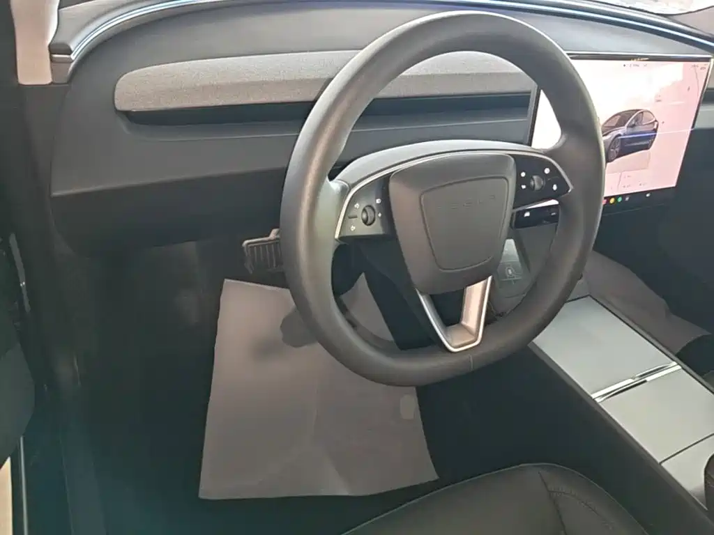 Фото 11 - Tesla Model 3