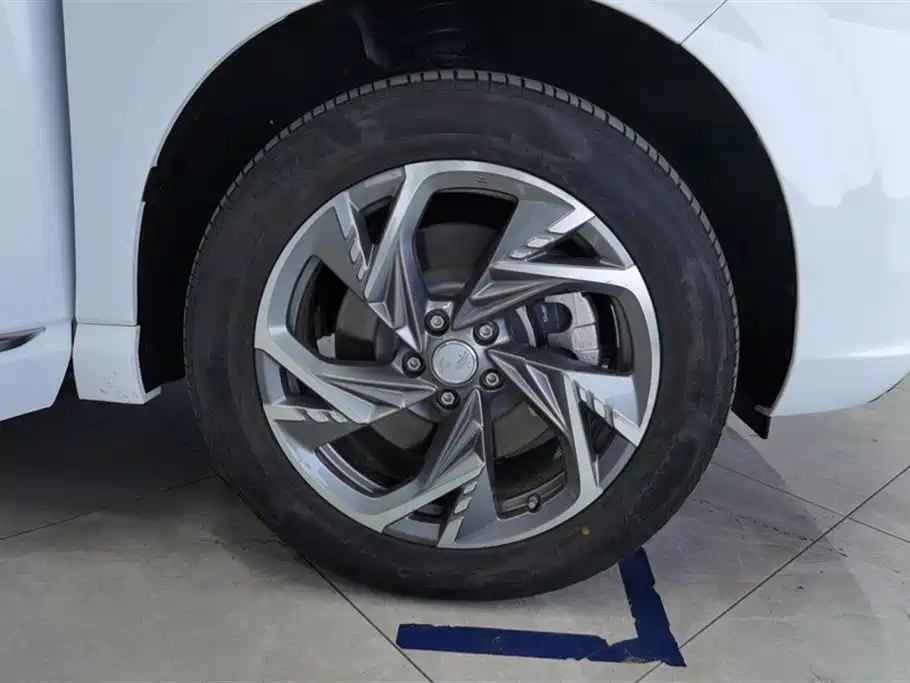 Hongqi HS3 PHEV 2024 PHEV 115km Power Edition фото 6