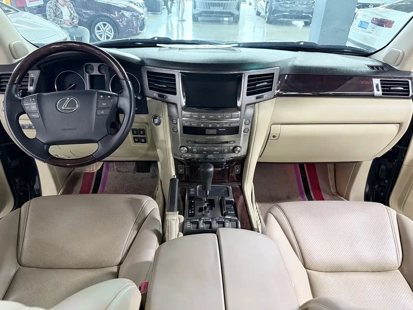 Lexus LX 2009 570 фото 6