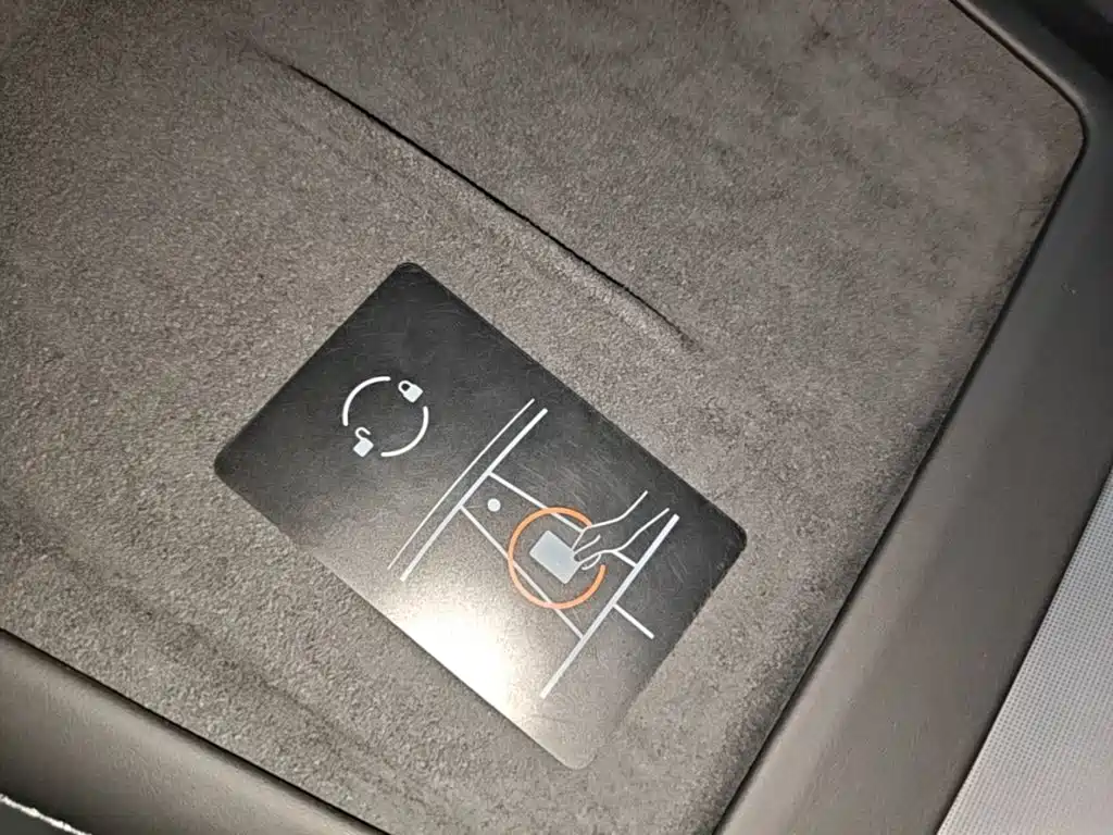 Фото 9 - Tesla Model 3