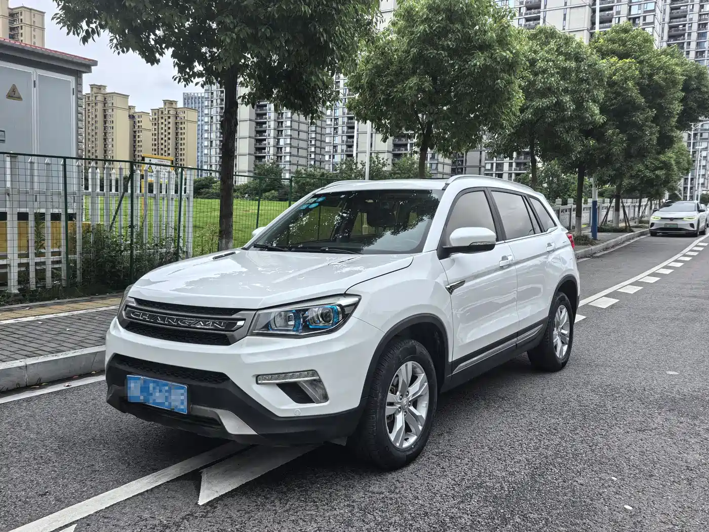 Фото 1 - Changan CS75