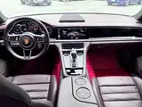 Photo 3 - Porsche Panamera