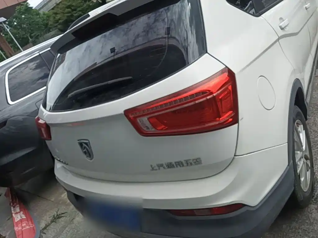 Baojun 560 2017 2017 1.5T Manual Comfort 7-seater