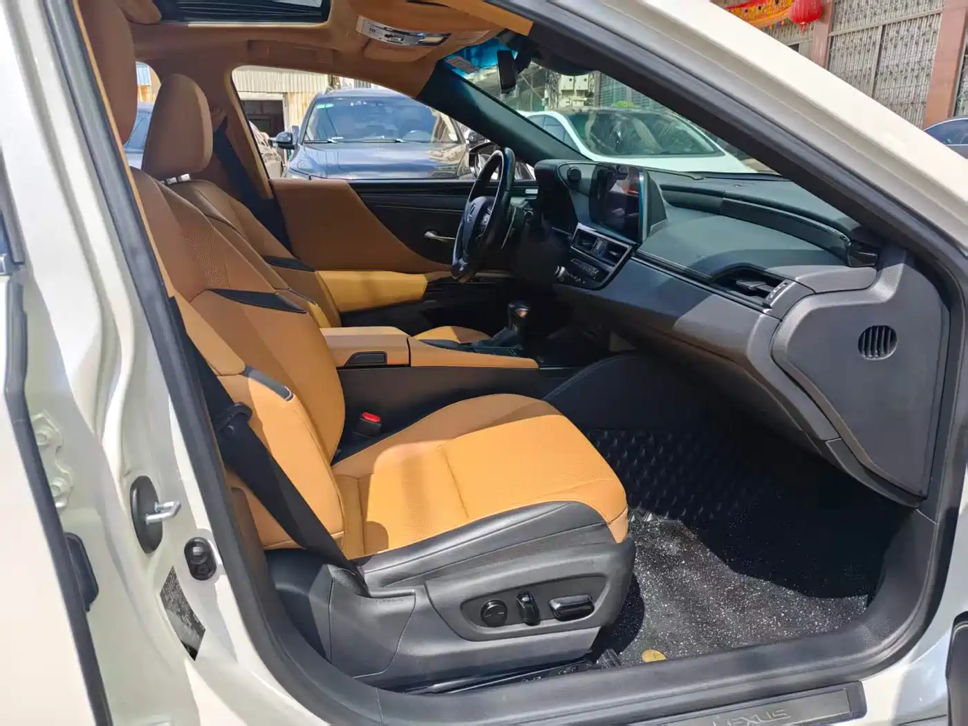 Lexus ES 2021 200 Excellence Edition фото 13