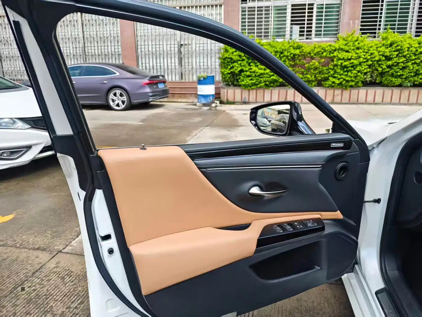 Lexus ES 2021 200 Excellence Edition фото 26