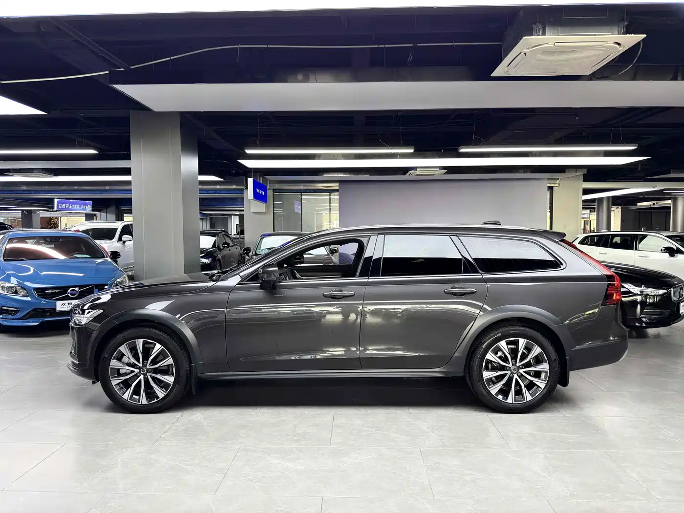 VOLVO V90