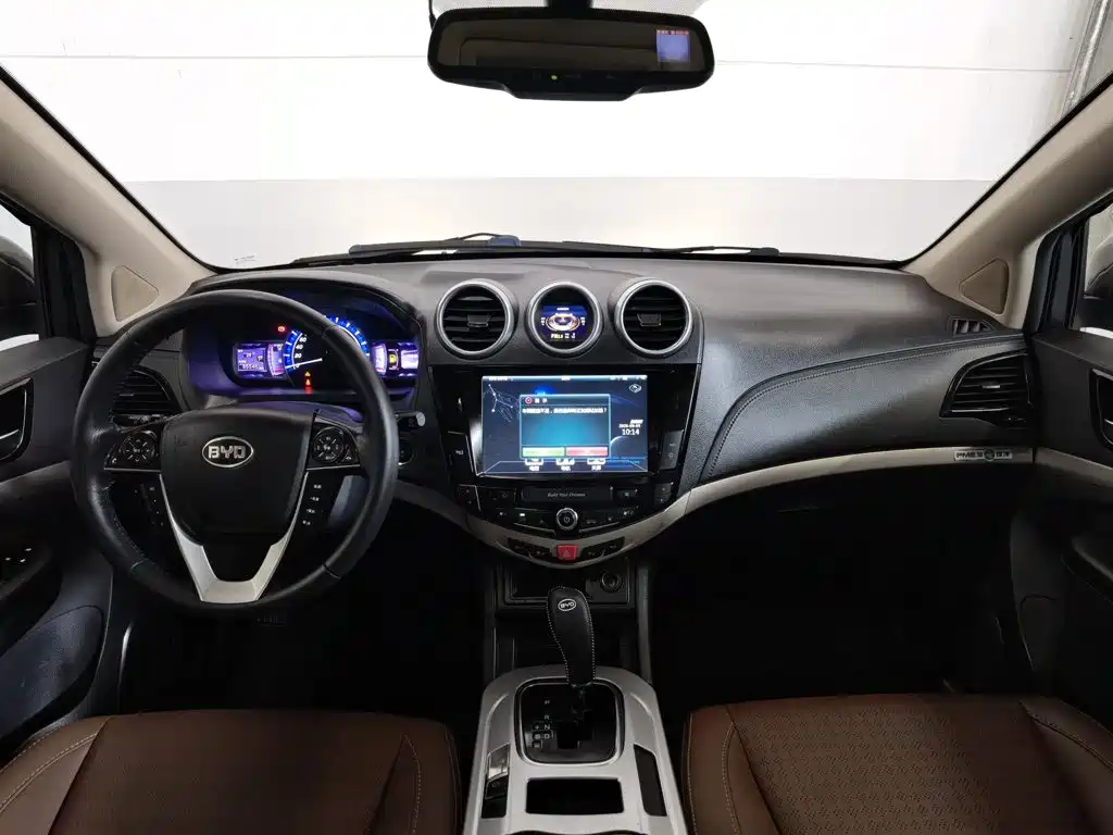 BYD S7 2016 2016 2.0T Automatic Premium Model
