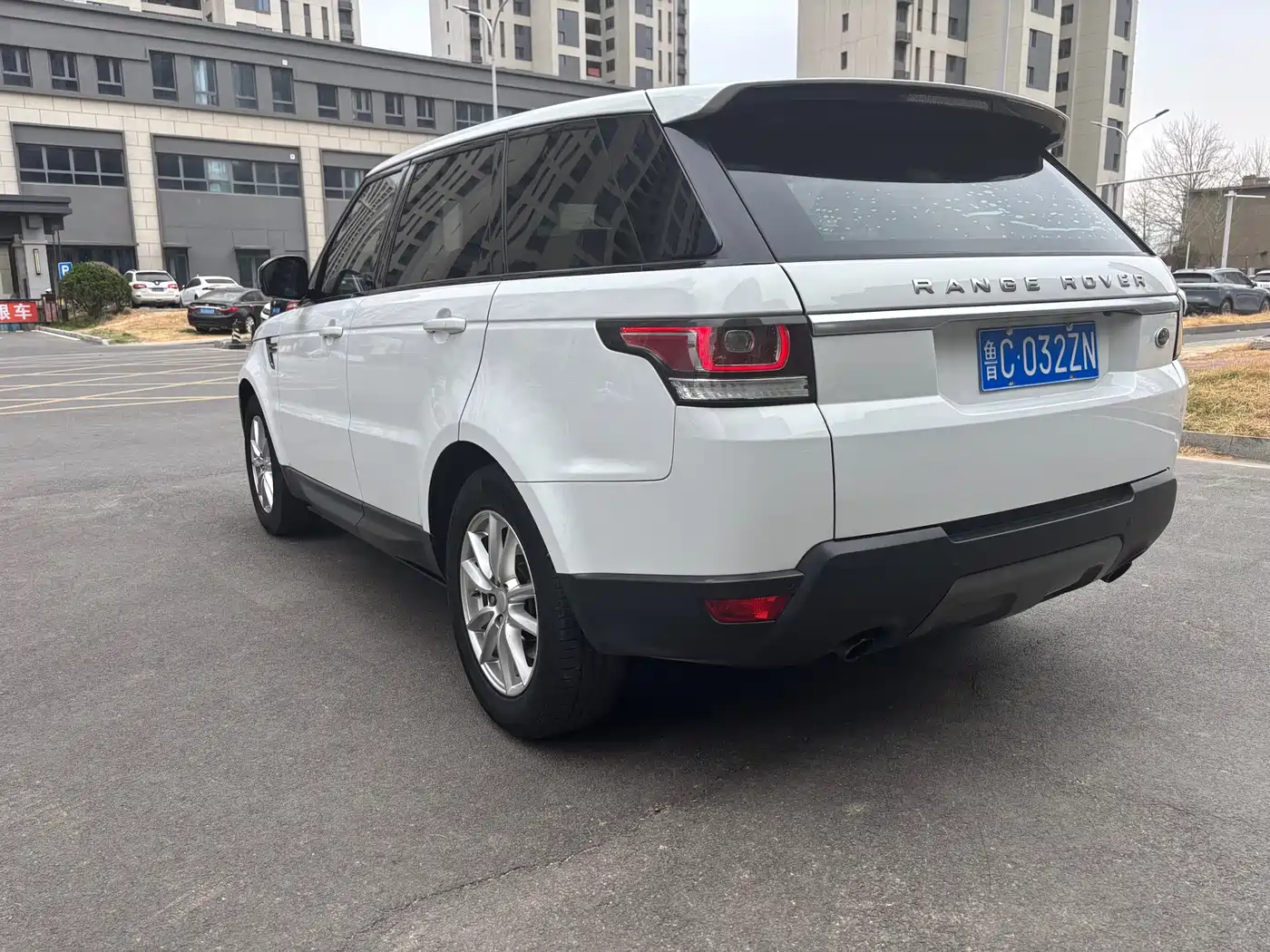 Land Rover Range Rover Sport 2015 3.0 SDV6 HSE фото 12