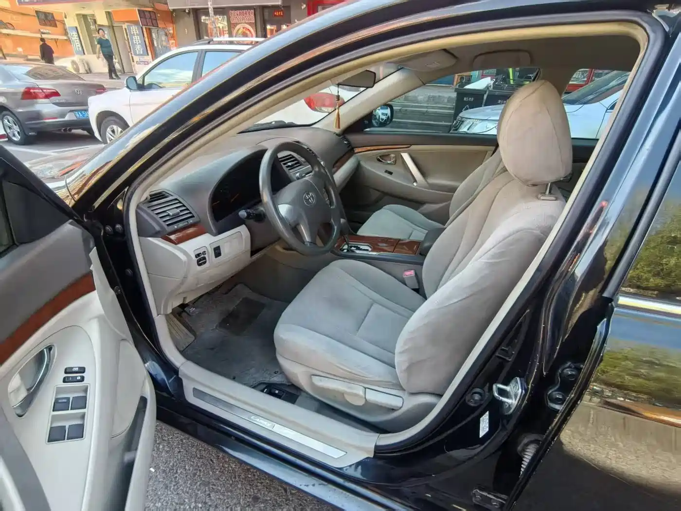 Toyota Camry 2013 200E Classic Elite Edition фото 7