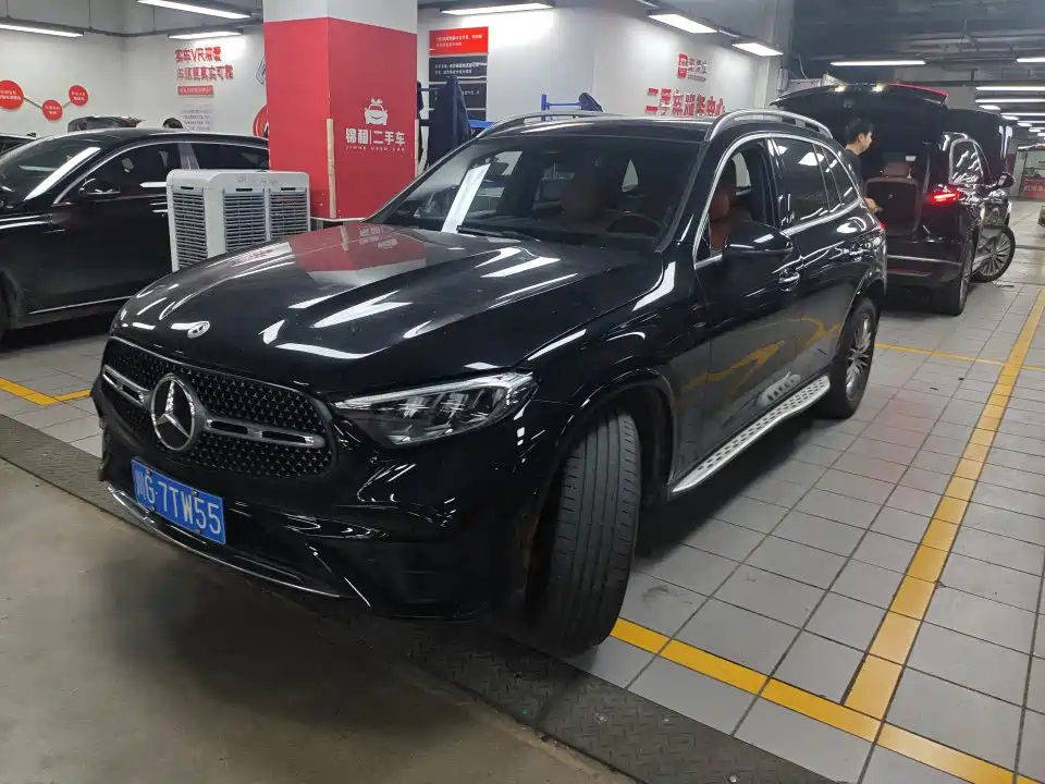 Фото 1 - Mercedes-Benz GLC