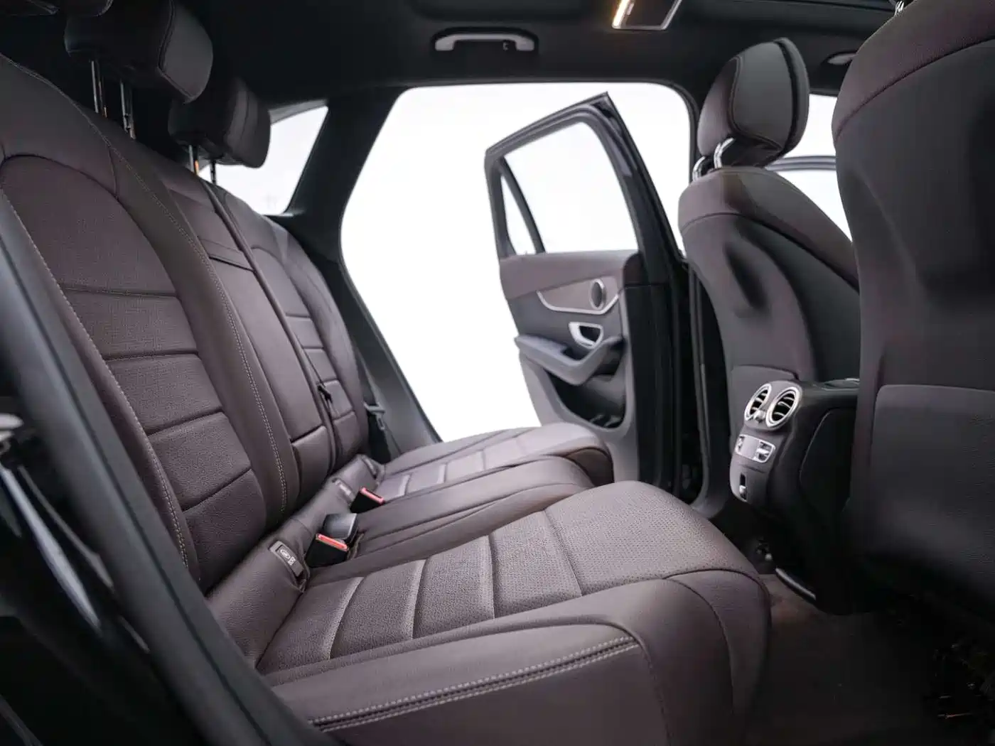 Mercedes-Benz GLC 2022 Facelift II GLC 260 L 4MATIC Sport Model фото 27