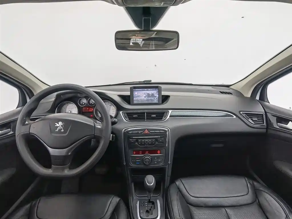 Peugeot 308 2012 1.6L Automatic Trend Type фото 5