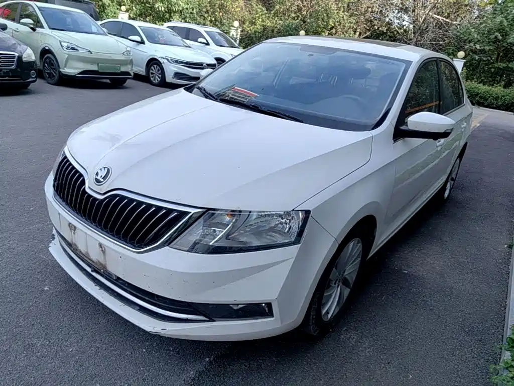 صورة 1 - Škoda Rapid