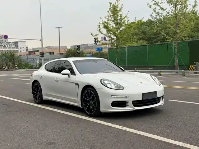 Porsche Panamera 2014 Panamera 3.0T — фото 3