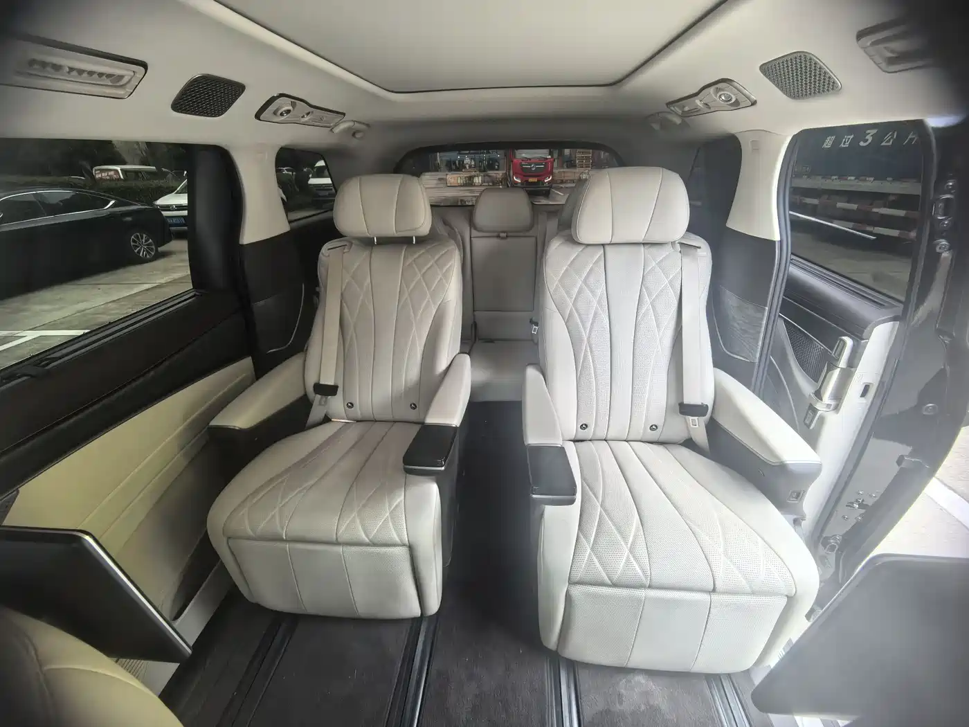 Denza D9 2025 DM-i Smart Drive Edition 1020 AWD Prestige фото 9