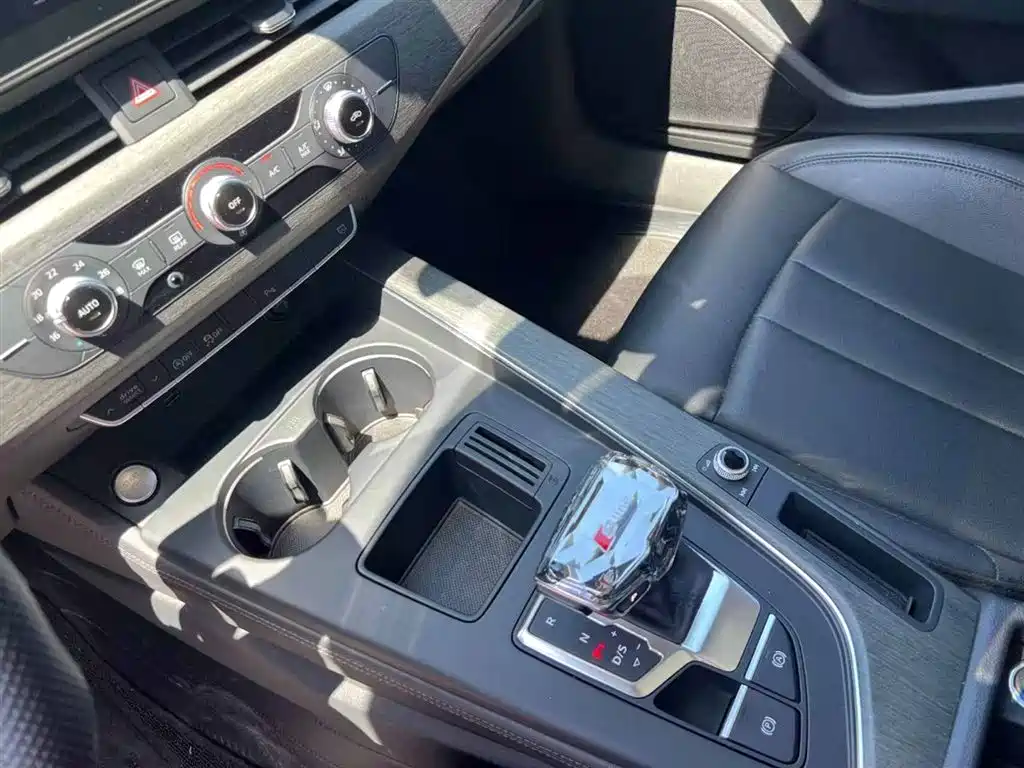 Audi A4L 2022 40 TFSI Fashion Elegance фото 12