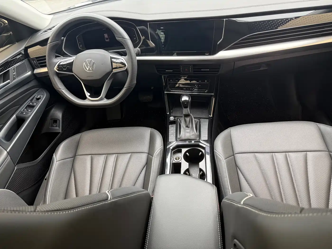 Photo 8 - Volkswagen Passat