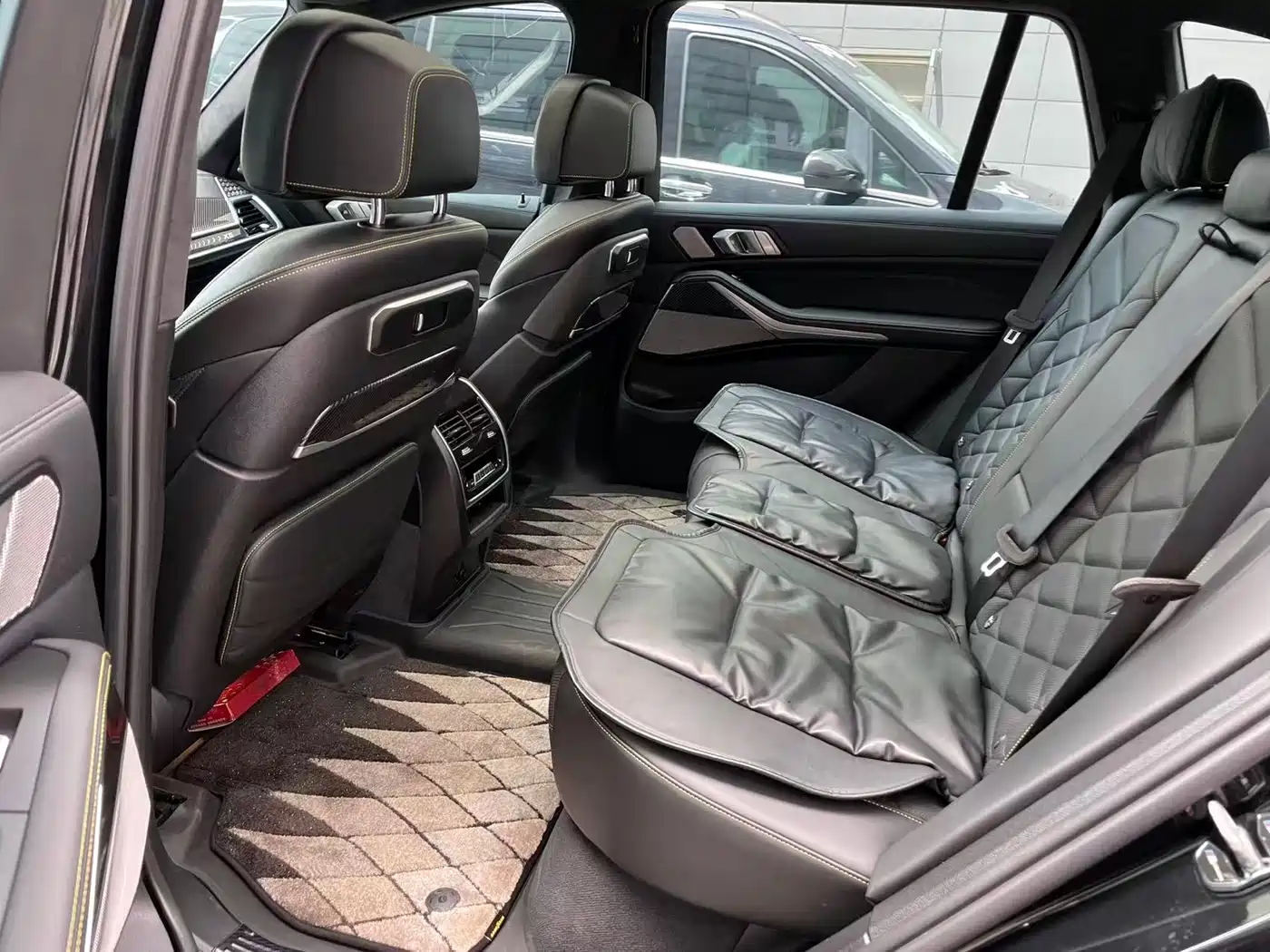 BMW X5 2024 xDrive 40Li Exclusive Black Flame Limited Edition фото 9