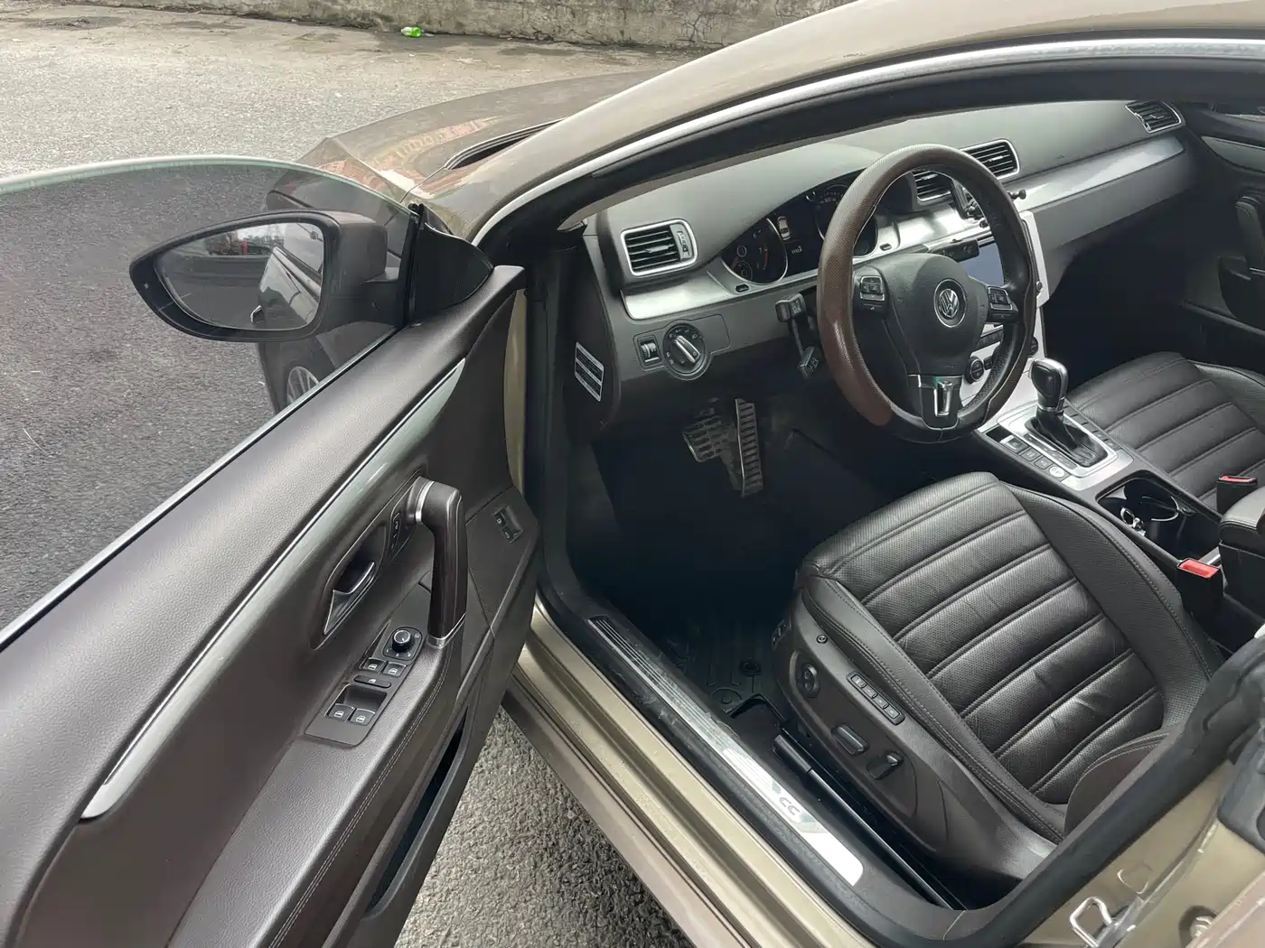 Volkswagen FAW-Volkswagen CC 2016 Model 1.8TSI Luxury фото 8