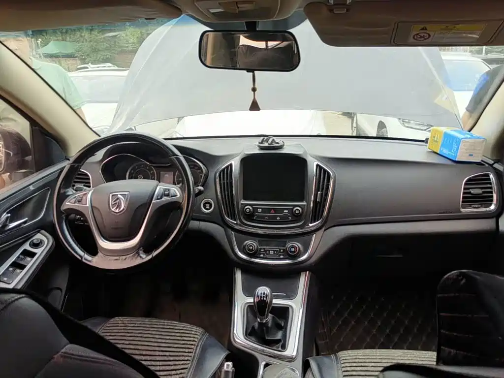 Baojun 560 2016 2015 1.8L Manual Luxury